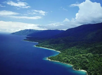 非洲最深的湖泊是坦葛尼喀湖吗？有多深？