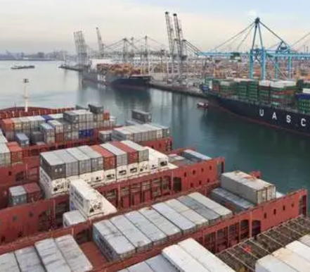 最大海港叫什么名字？位于什么地方？