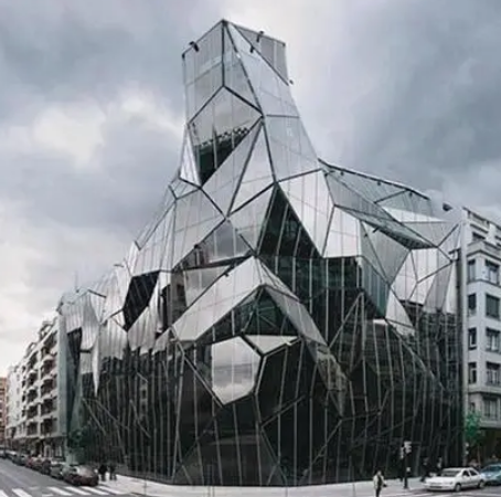 世界上最著名的玻璃建筑，分别位于世界的什么地方？