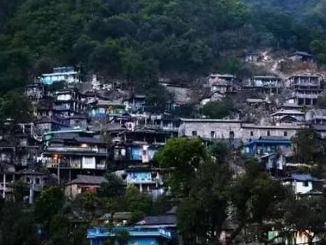  世界上降雨最多的十个地方都是哪里？降雨是多少?