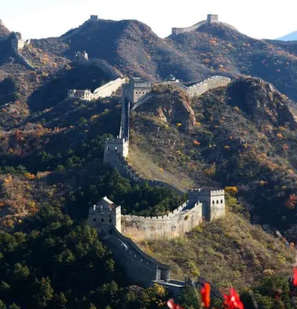 世界上最著名的墙是什么？开始修建于什么时期？