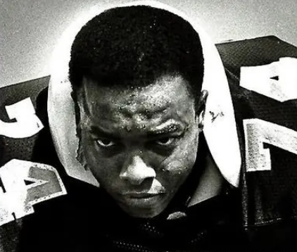  最好的橄榄球（美式足球）运动员是谁？是什么水平？